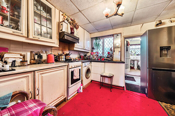 3 Bedroom End Of Terrace House For Sale In Alers Road, Bexleyheath, Kent, DA6