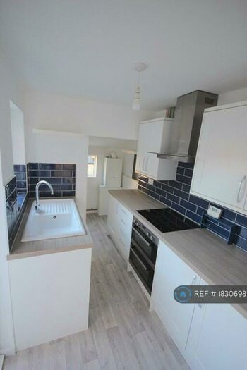 2 Bedroom Terraced House To Rent In James Street, Colchester, CO1