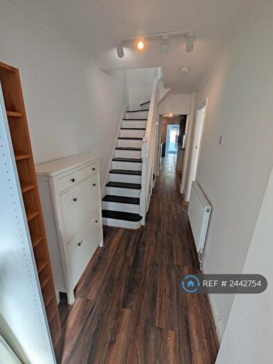 5 Bedroom Terraced House To Rent In Thurlow Gardens, Ilford, IG6