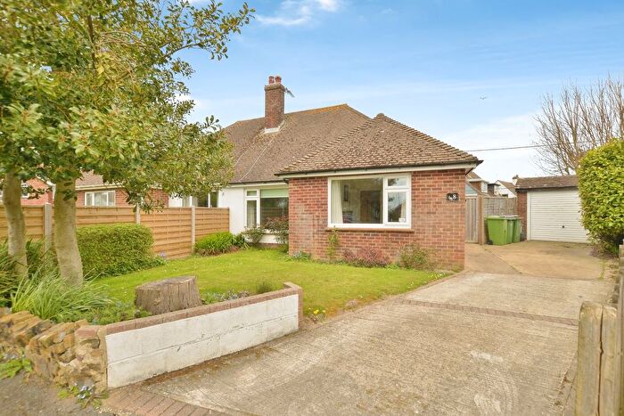 2 Bedroom Bungalow For Sale In Priory Close, New Romney, Kent, TN28