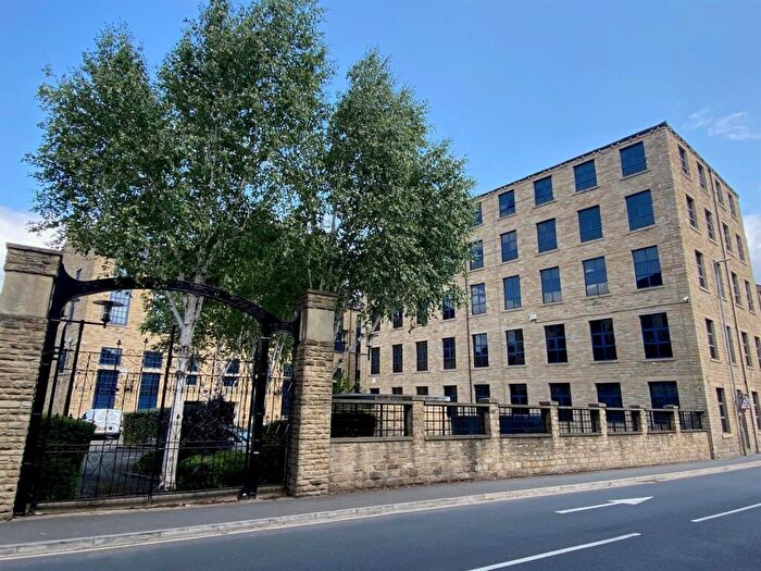 2 Bedroom Apartment For Sale In Firth Street, Huddersfield, HD1