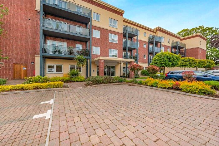 1 Bedroom Flat For Sale In Recreation Road, Bromsgrove, Worcestershire, B61