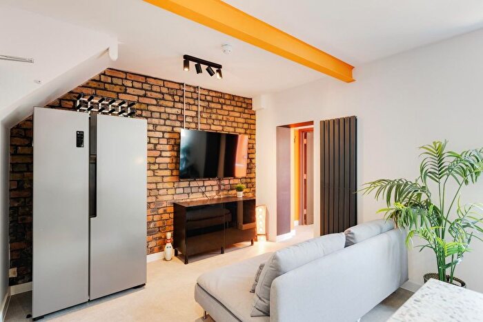 6 Bedroom Property To Rent In Hottom Gardens, Bristol, BS7