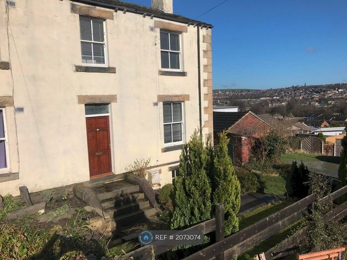 2 Bedroom Terraced House To Rent In Norristhorpe Lane, Liversedge, WF15