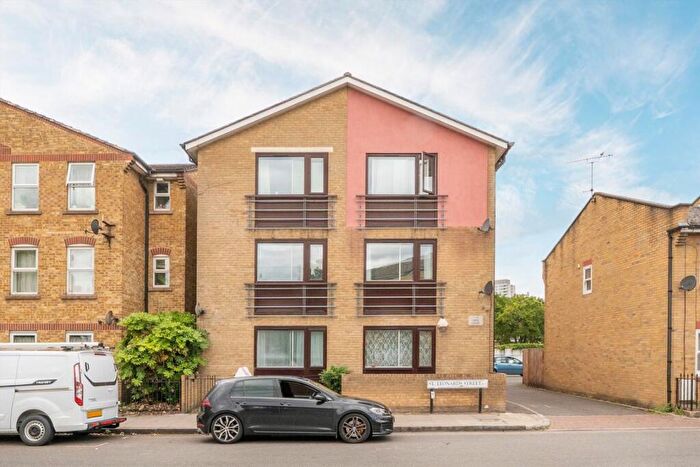 2 Bedroom Flat To Rent In Grace Place, Bow, E3