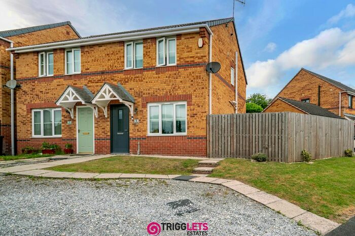 3 Bedroom Semi-Detached House To Rent In Hart Hills, Hemingfield, Barnsley, S73