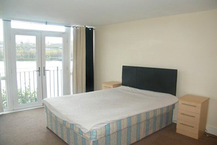 2 Bedroom Flat To Rent In North West Side, Gateshead, NE8