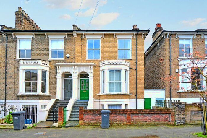1 Bedroom Flat To Rent In Southborough Road, Victoria Park, E9