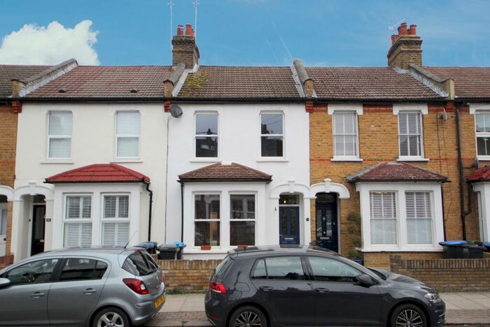 3 Bedroom Terraced House To Rent In Gordon Road, En, EN2