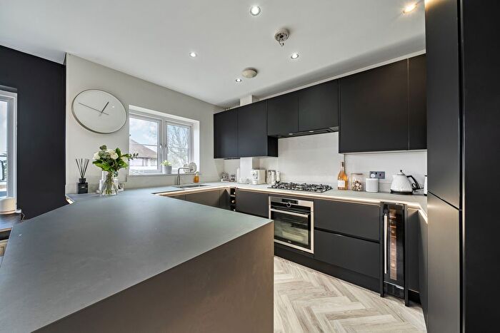 2 Bedroom Flat For Sale In Oaktree Gardens, London, SE9