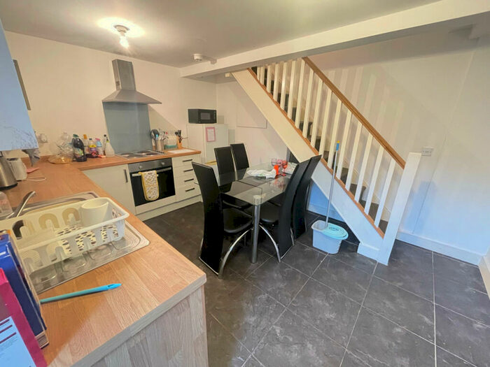 3 Bedroom Terraced House To Rent In Cross Speedwell Street, Leeds, LS6