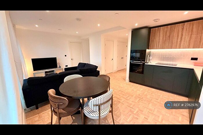 2 Bedroom Flat To Rent In One Clapham Junction, London, SW11