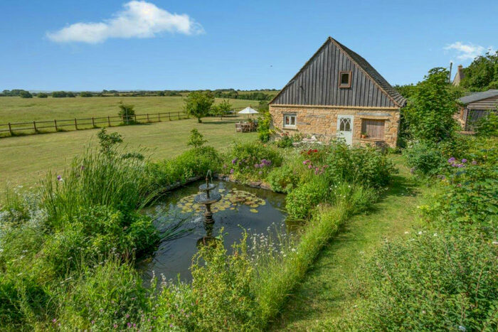 4 Bedroom Detached House For Sale In Shilton Burford, Oxfordshire, OX18