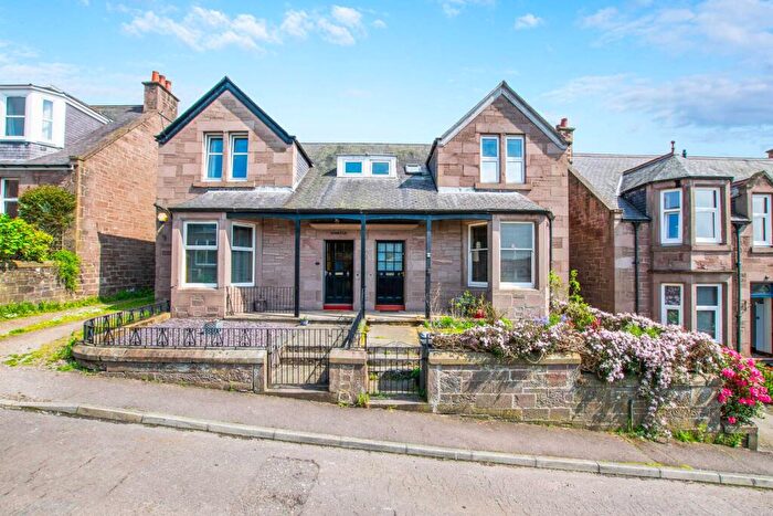 4 Bedroom Semi-Detached Villa For Sale In Eastbank, Brechin, DD9