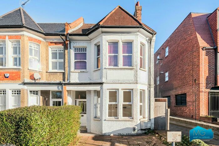 2 Bedroom Flat To Rent In Dollis Park, Finchley, N3