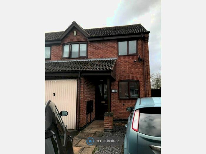 3 Bedroom Semi-Detached House To Rent In Sixth Avenue, Edwinstowe, Mansfield, NG21