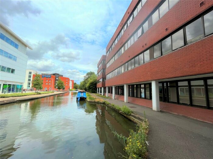 1 Bedroom Apartment For Sale In Walton Street, Aylesbury, HP21