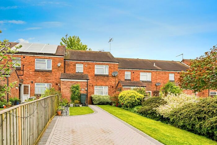 3 Bedroom Terraced House For Sale In Abbot Ridge, Long Crendon, Aylesbury, HP18