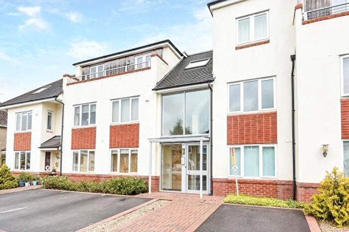 2 Bedroom Flat To Rent In Queens Court, Kelburne Road, OX4