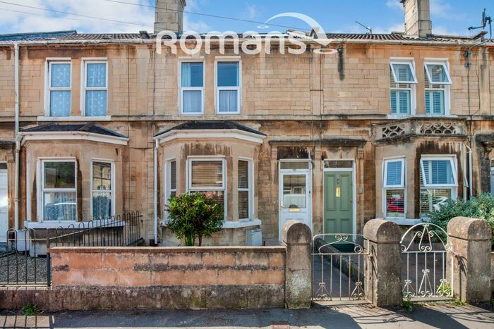 6 Bedroom Terraced House To Rent In Lyndhurst Road, BA2