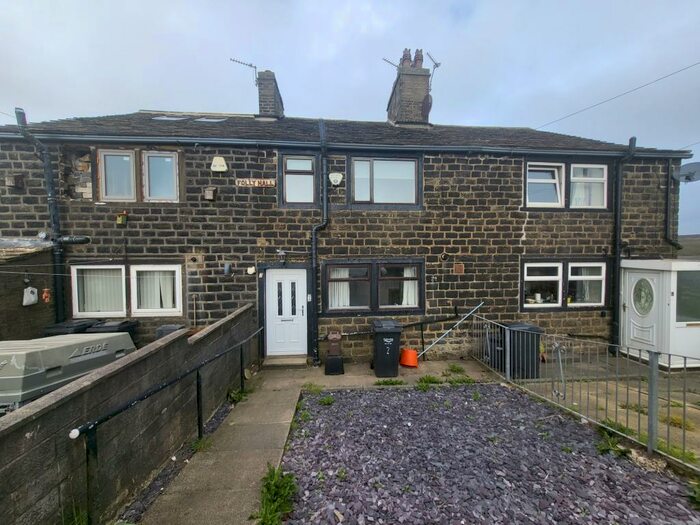 2 Bedroom Cottage To Rent In Halifax, HX2