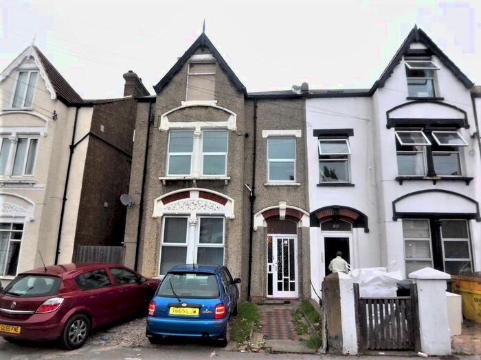1 Bedroom Flat To Rent In Lodge Road, Croydon, CR0