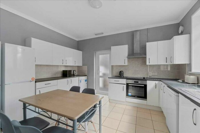 6 Bedroom Terraced House To Rent In Beechwood Avenue, Plymouth, PL4