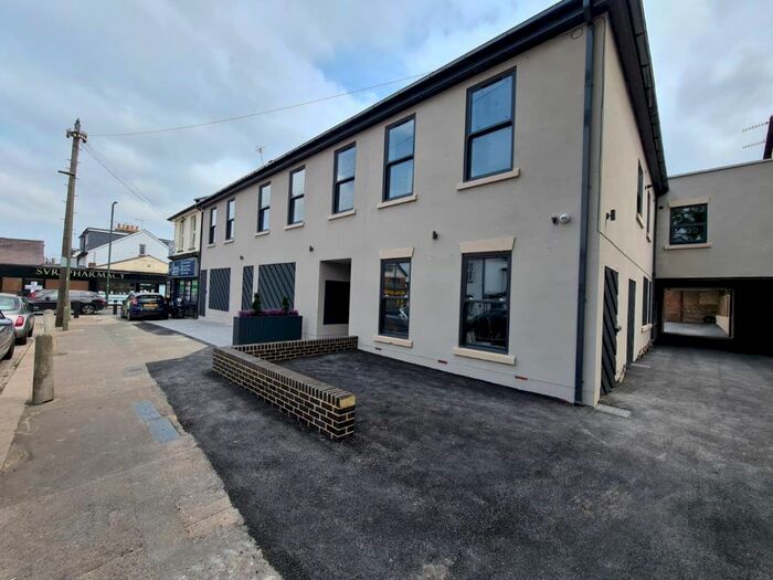 2 Bedroom Flat To Rent In Henry Road, New Barnet, Barnet EN4