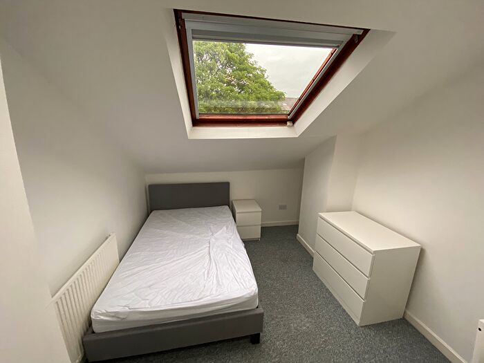 4 Bedroom Flat To Rent In Kelso Road, Leeds, LS2