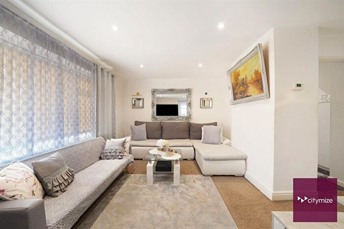 3 Bedroom End Of Terrace House For Sale In Manor Road, Dagenham, RM10