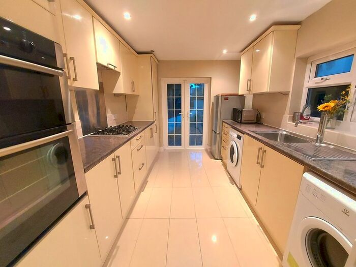 3 Bedroom Property To Rent In Pembar Avenue, London, E17