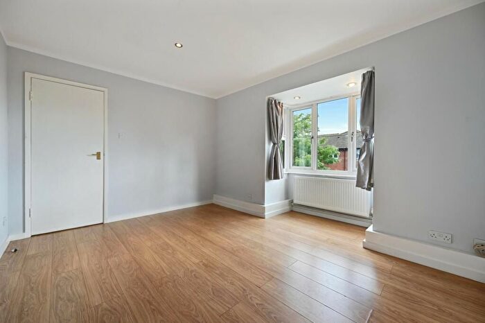 1 Bedroom Flat To Rent In Stubbs Drive, London, SE16