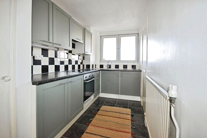 1 Bedroom Flat To Rent In Romulus Court, Brentford Dock, Brentford, TW8