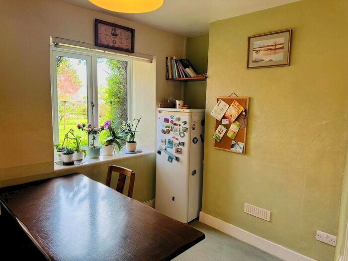 5 Bedroom SemiDetached House For Sale In Hayes Road, Deanshanger, MK19