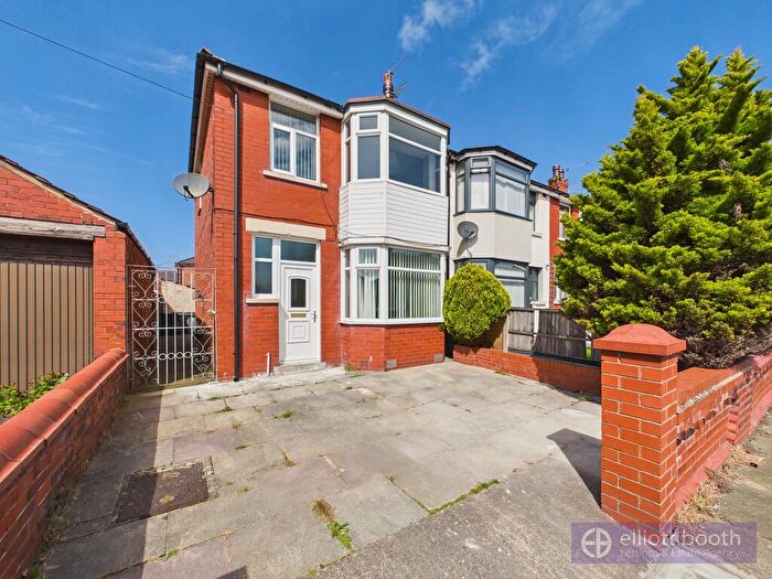 3 Bedroom End Of Terrace House For Sale In Lulworth Avenue, FY3