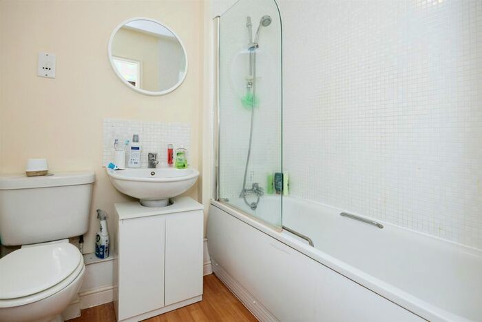 1 Bedroom Flat To Rent In Hever Gardens, Kingsnorth, Ashford, TN23