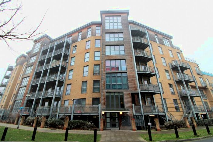 3 Bedroom Maisonette To Rent In Harry Zeital Way, Upper Clapton, E5