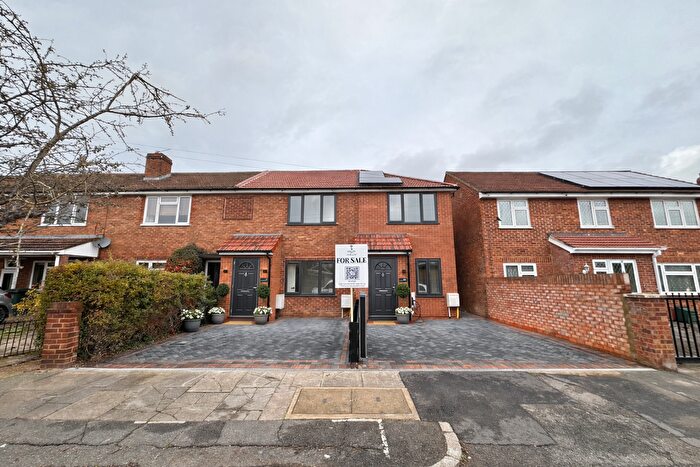 2 Bedroom End Terrace House For Sale In Northumberland Crescent, London, TW14