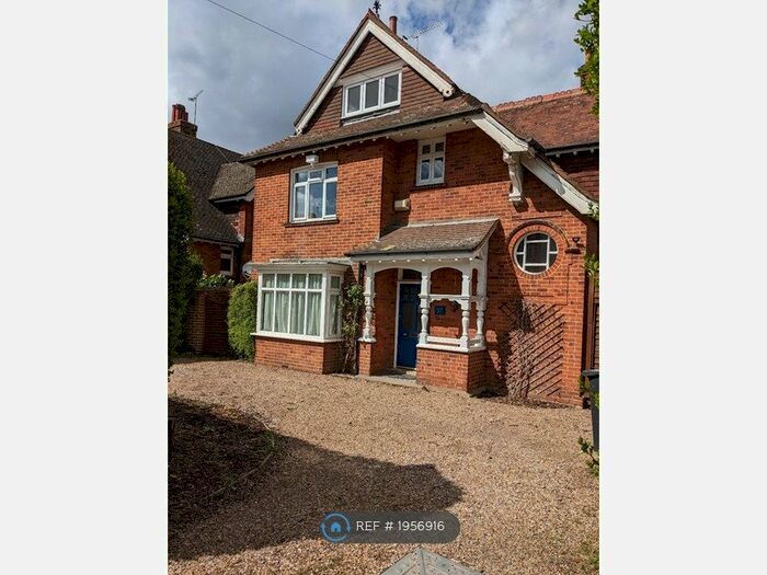 5 Bedroom Detached House To Rent In York Road, Woking, GU22