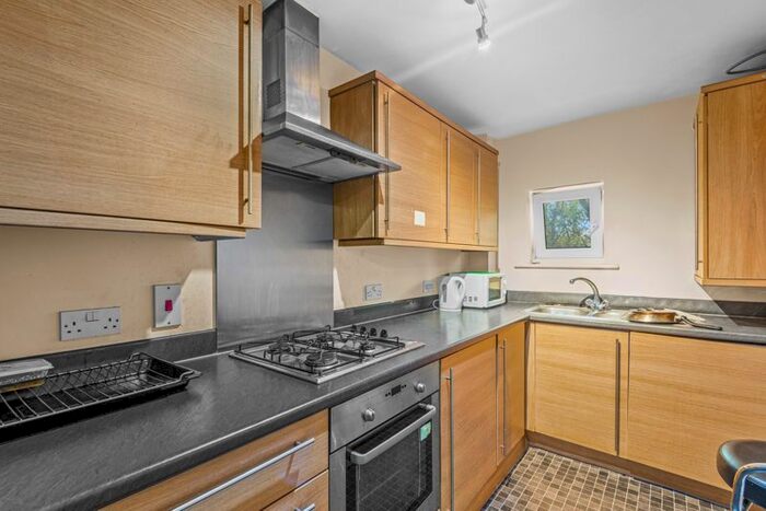 2 Bedroom Flat To Rent In Itea Court, Lindie Gardens, Uxbridge, UB8