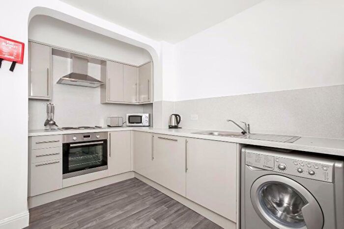 4 Bedroom Flat To Rent In Brougham Street, Tollcross, Edinburgh, EH3