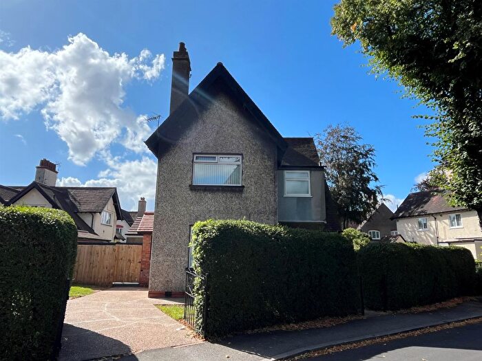 3 Bedroom Semi-Detached House For Sale In Lime Tree Avenue, Hull, HU8
