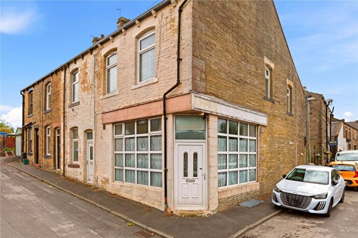 2 Bedroom End Of Terrace House For Sale In Robert Street, Barnoldswick, Lancashire, BB18