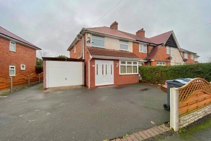 3 Bedroom End Of Terrace House To Rent In Circular Road, Birmingham B27