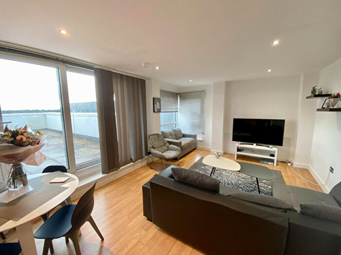 1 Bedroom Apartment To Rent In Rusholme Place, Manchester, M14