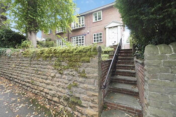 2 Bedroom Flat For Sale In Thoresby Court, Nottingham, Nottinghamshire, NG3