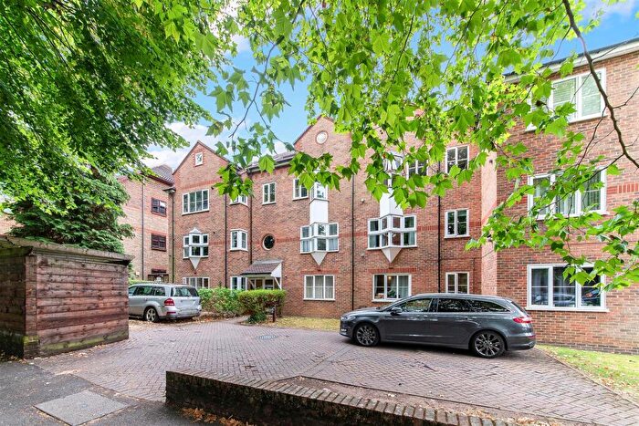1 Bedroom Apartment For Sale In Overton Road, Sutton, SM2