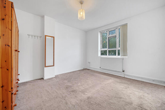 1 Bedroom Apartment For Sale In Ajax House, Old Bethnal Green Road, London, E2