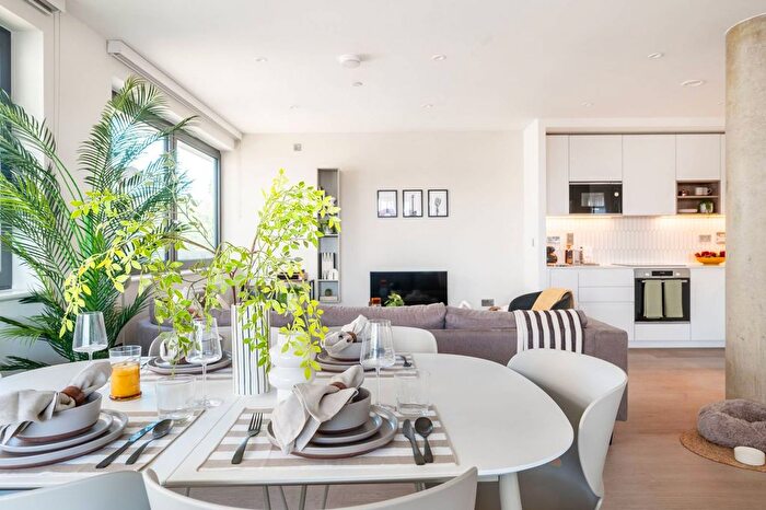 2 Bedroom Flat To Rent In Uncle Wembley, Wembley, HA9