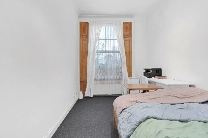 1 Bedroom End Of Terrace House To Rent In Leighton Road, Kentish Town, NW5